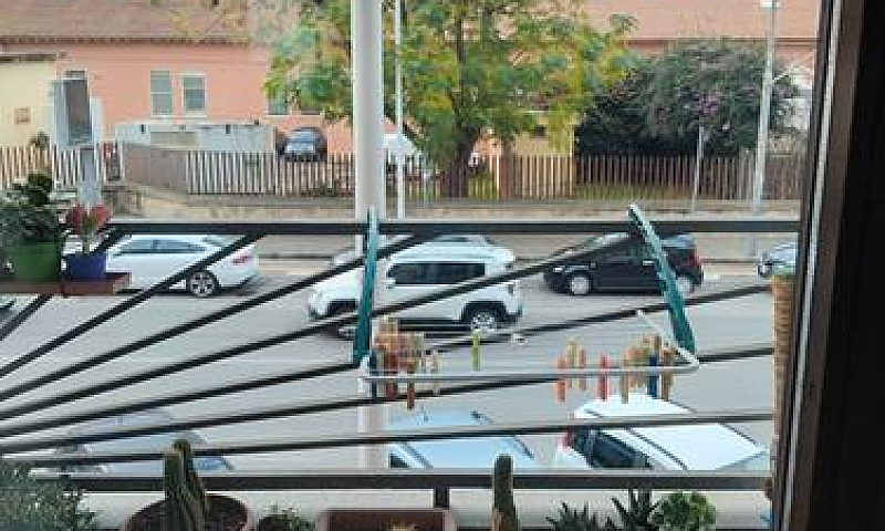 Cagliari,Via Is Mirr...
