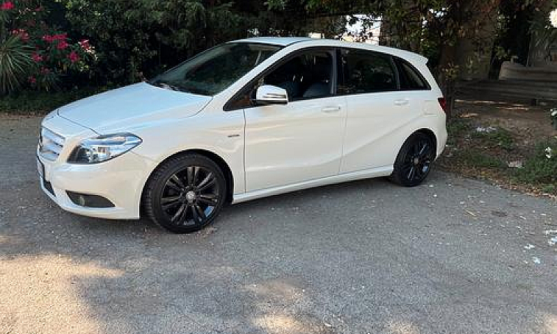 Mercedes-Benz B 180 ...