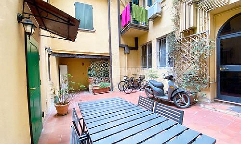 Bilocale Con Cortile...