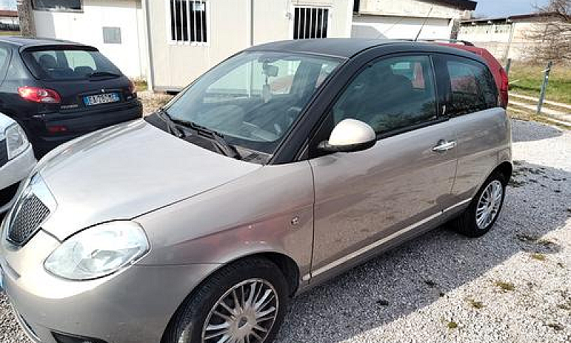 Lancia Ypsilon 1.2 A...