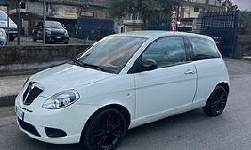 Lancia Ypsilon 1.3 M...