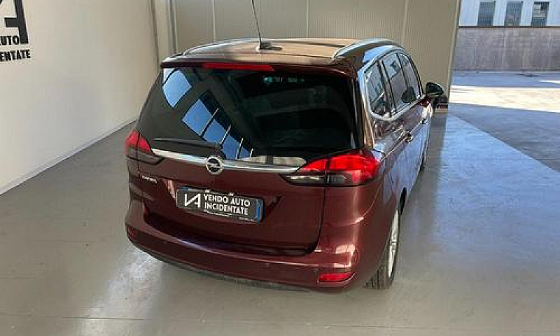 Opel Zafira Tourer 1...