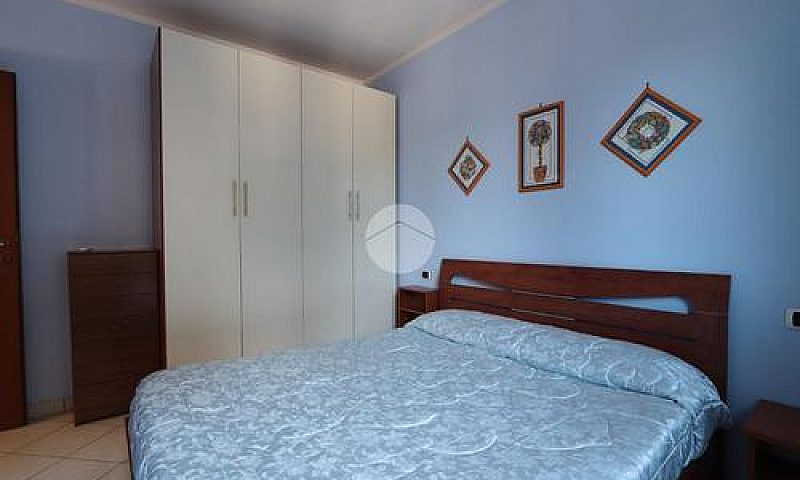 3 Locali A Alba Adri...
