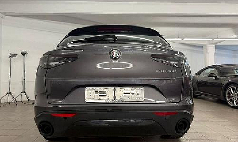 Alfa Romeo Stelvio 2...