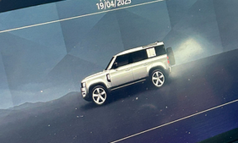 Land Rover Defender ...
