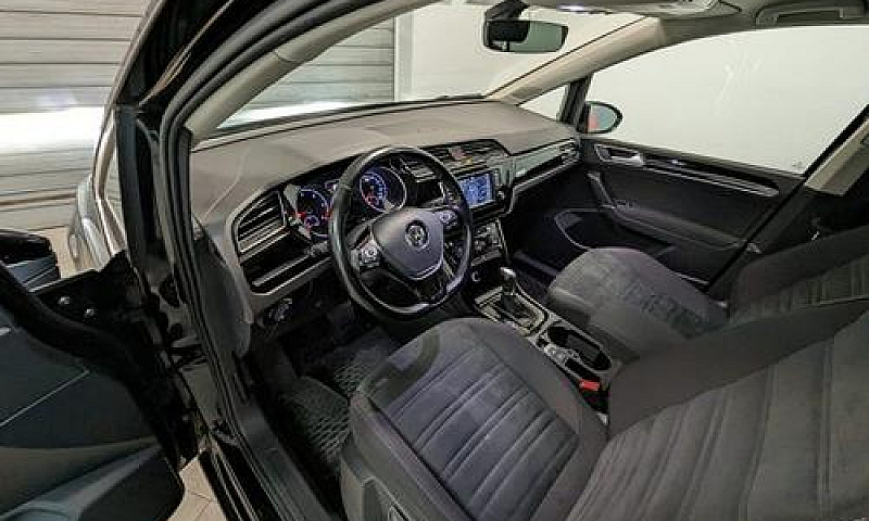 Volkswagen Touran 1....