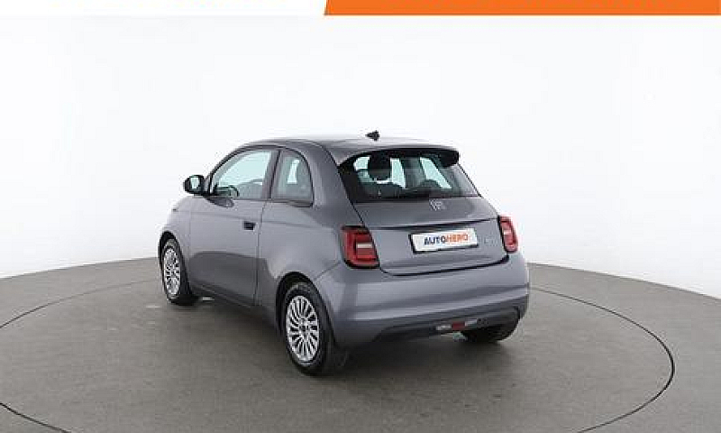 Fiat 500E Py54596...