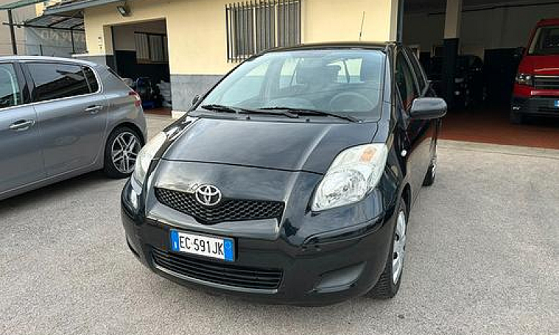 Toyota Yaris 1.0 69C...