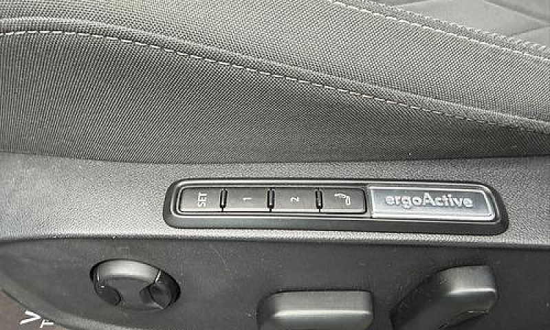 Volkswagen Golf 2.0 ...