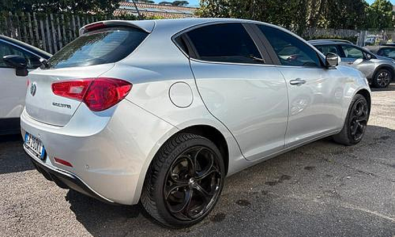 Alfa Romeo Giulietta...