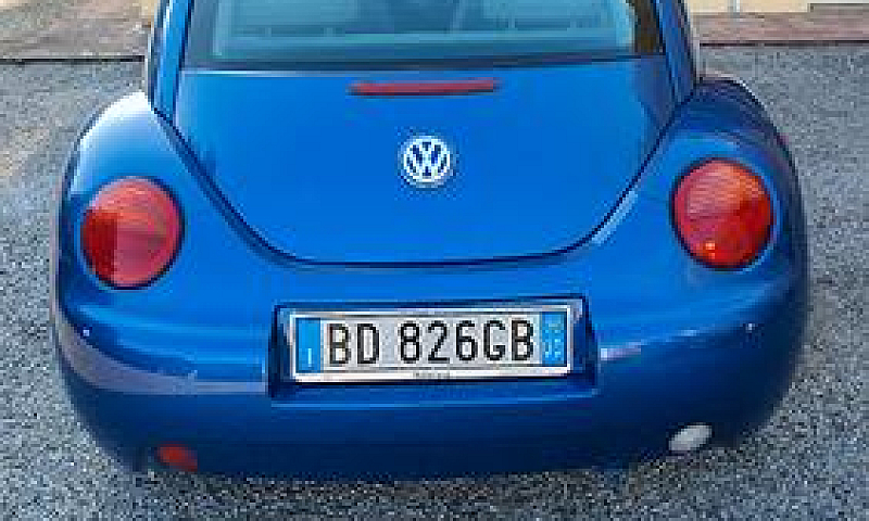 Volkswagen New Beetl...
