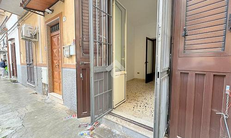 2 Locali A Palermo...