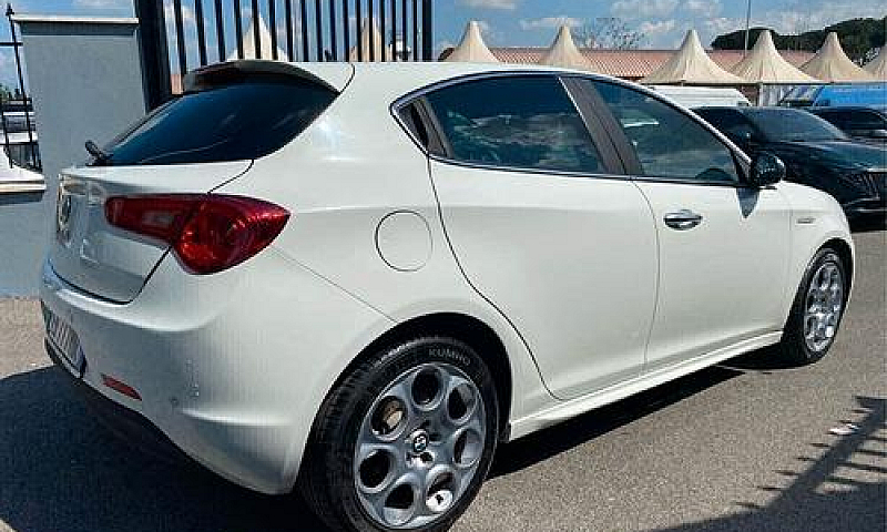 Alfa Romeo Giulietta...