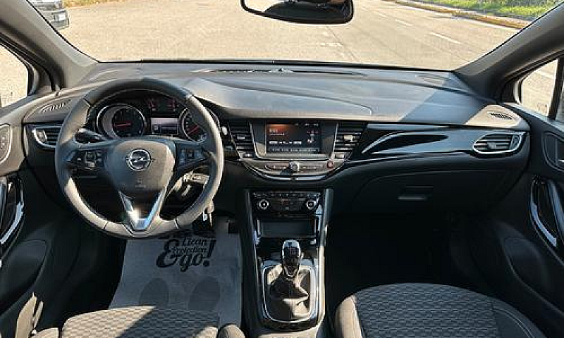 Opel Astra 1.4 Turbo...