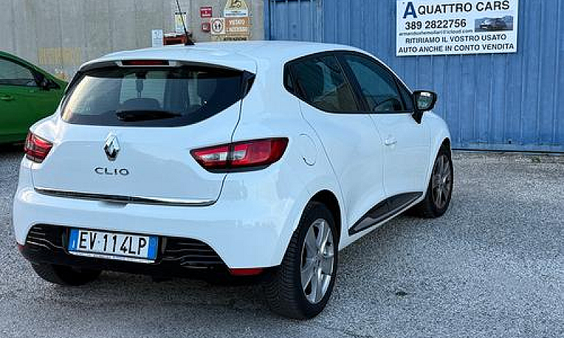 Renault Clio 1.2 75C...