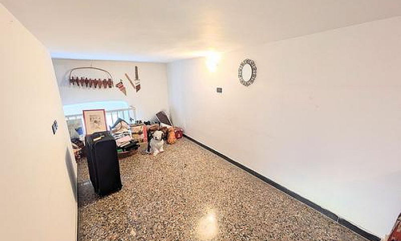 Appartamento A Genov...