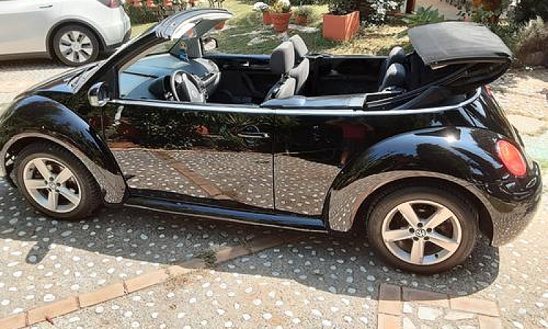 Volkswagen New Beetl...
