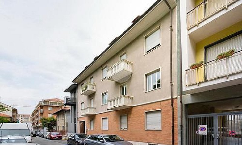 3 Locali A Rivoli...