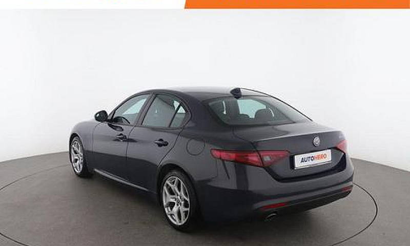 Alfa Romeo Giulia Fx...