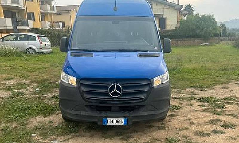 Mercedes-Benz Sprint...