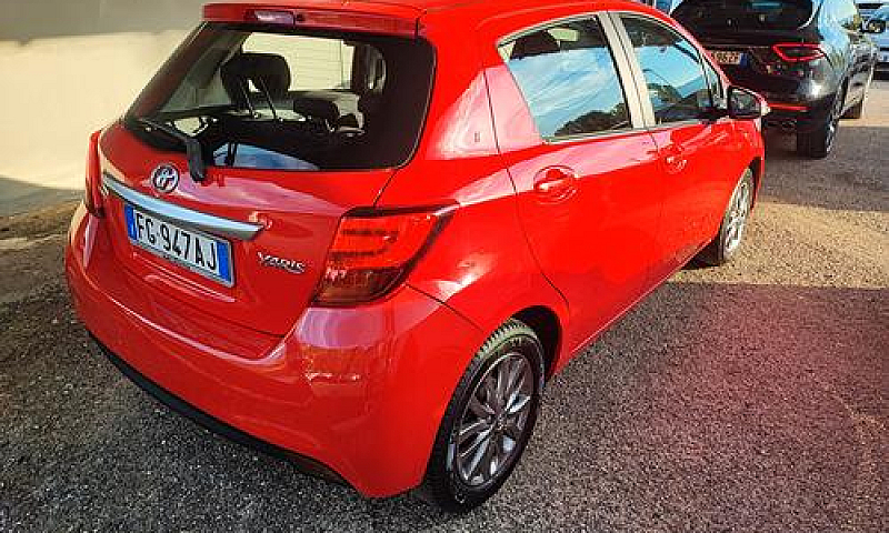 Toyota Yaris 1.0 5 P...