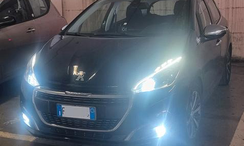 Peugeot 208 Benz / G...