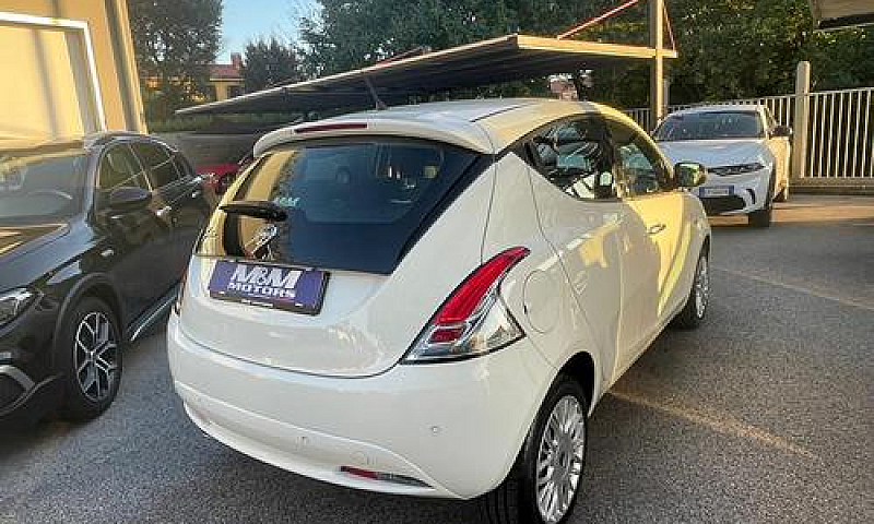 Lancia Ypsilon 1.3 M...