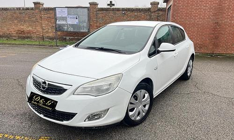 Opel Astra 1.4 Turbo...