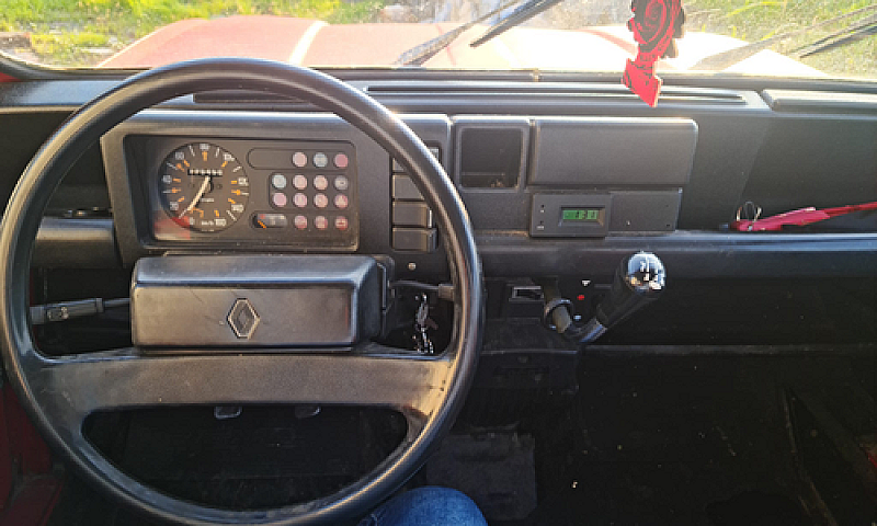 Renault R4 850Cc...