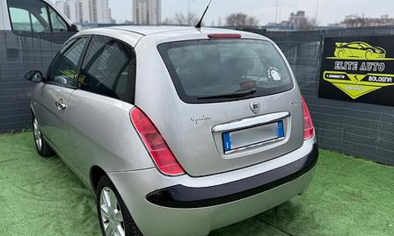 Lancia Ypsilon 1.3 D...