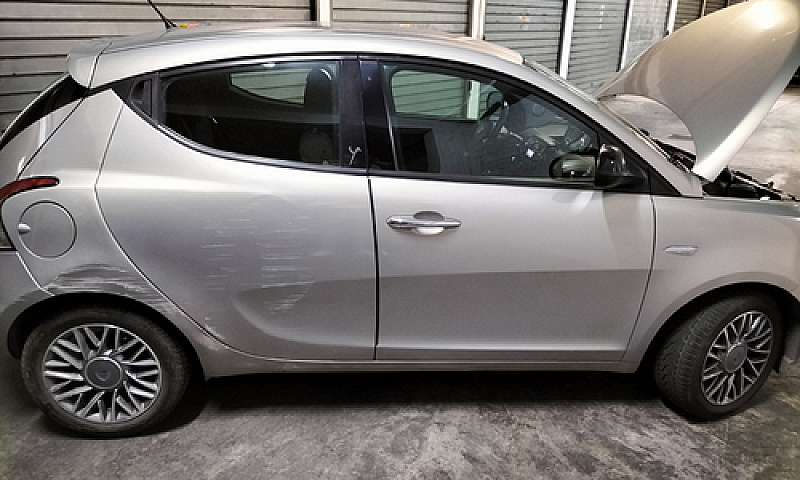 Lancia Ypsilon...