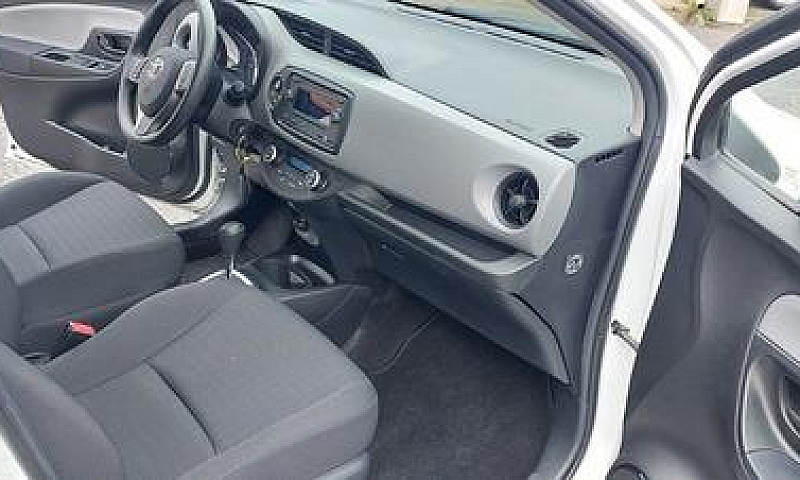 Toyota Yaris 1.5 Hyb...