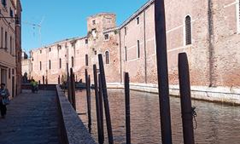 Castello Ve Subito D...