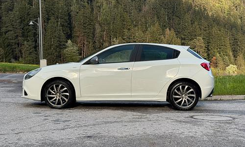 Alfa Romeo Giulietta...