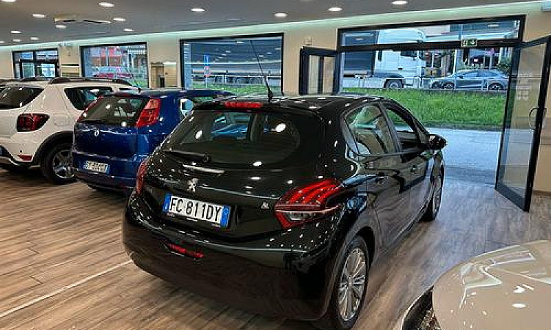 Peugeot 208 Puretech...