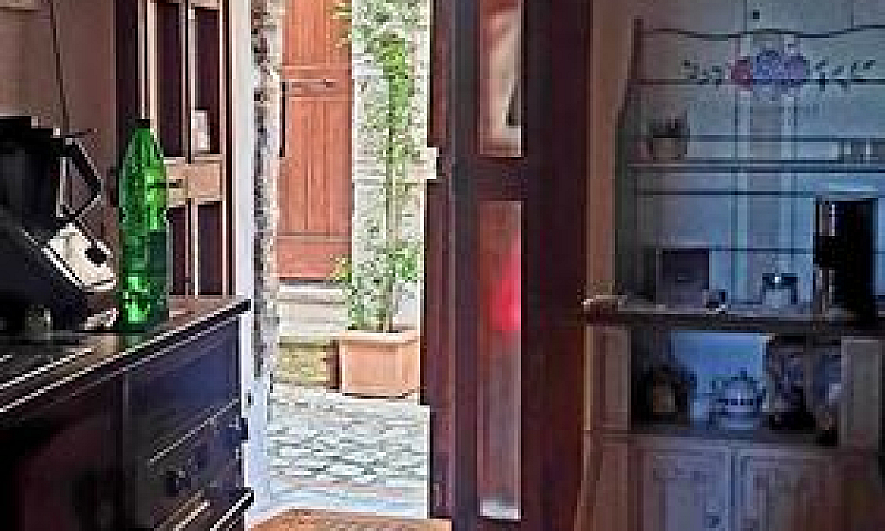 Casa Indipendente Um...
