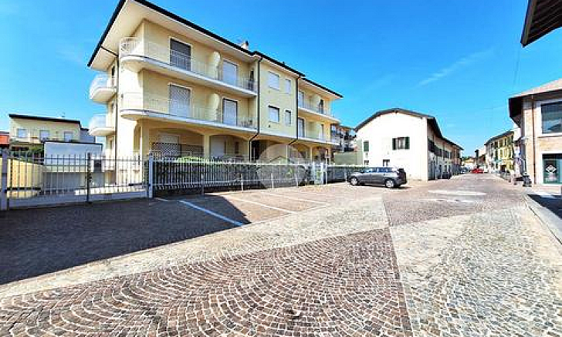 3 Locali A Marcallo ...