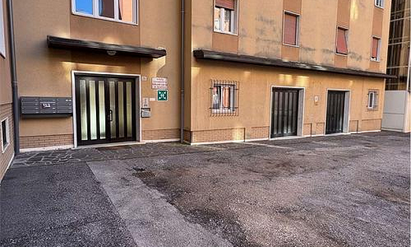 Trento, Due Stanze U...