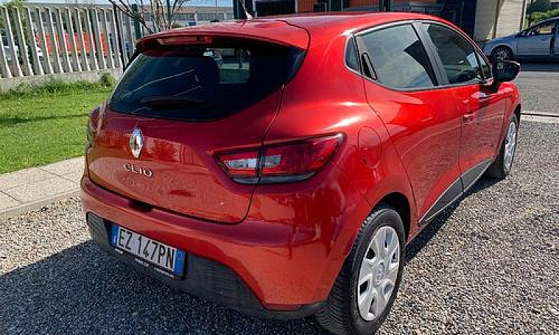 Renault Clio 1.2 75C...