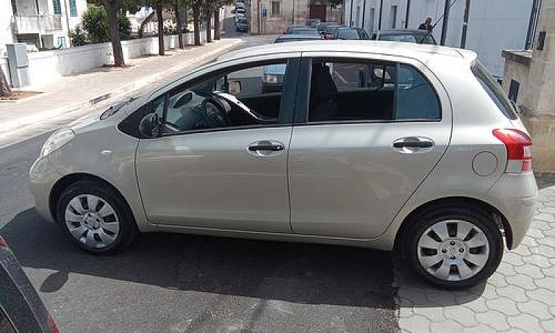 Toyota Yaris 1.0 5 P...