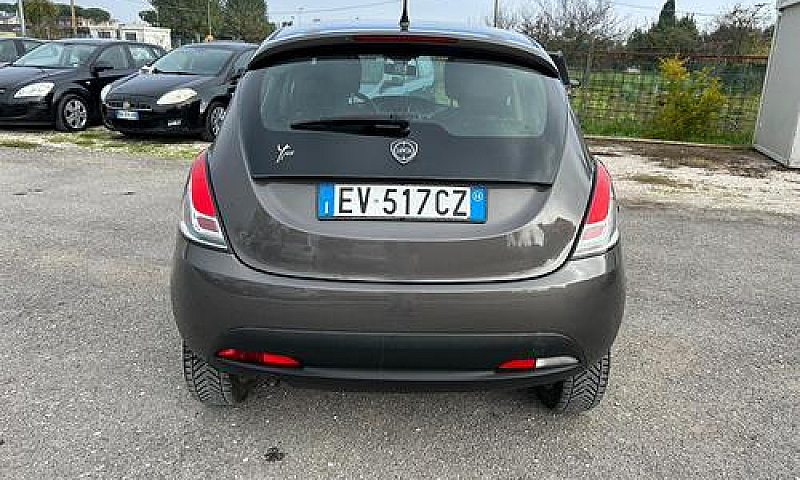 Lancia Ypsilon 0.9 T...