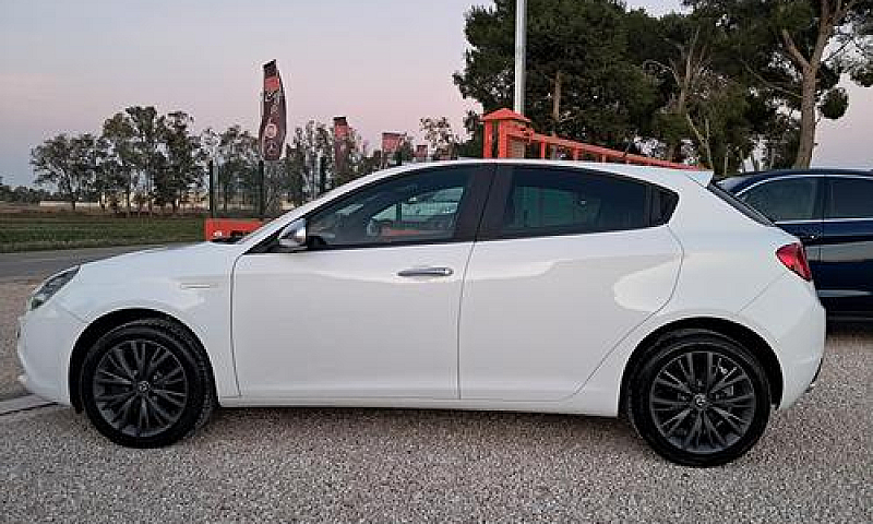 Alfa Romeo Giulietta...