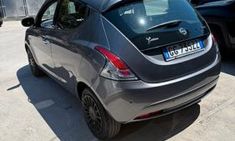Lancia Ypsilon 1.0 F...
