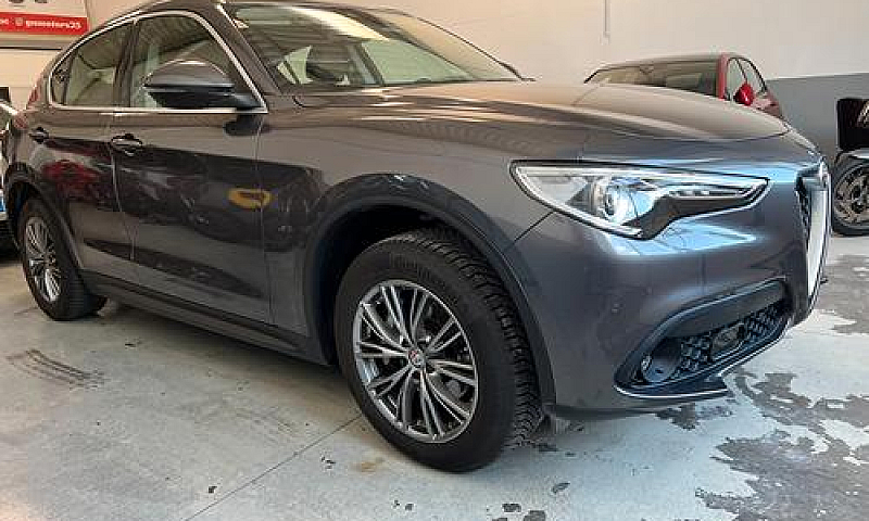 Alfa Romeo Stelvio 2...
