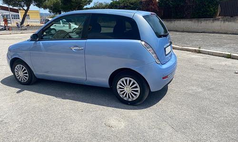 Lancia Ypsilon 1.3 M...