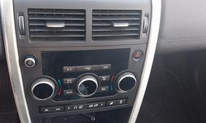 Land Rover Discovery...