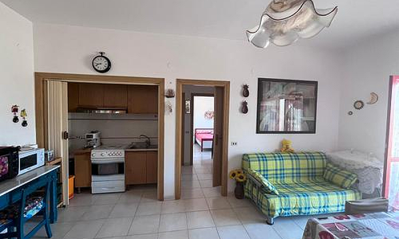 Trilocale, Marina Di...