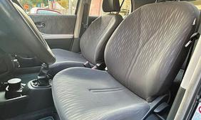 Toyota Yaris 1.0 5 P...