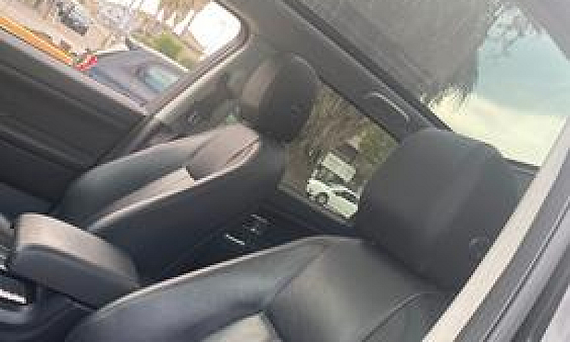 Land Rover Discovery...