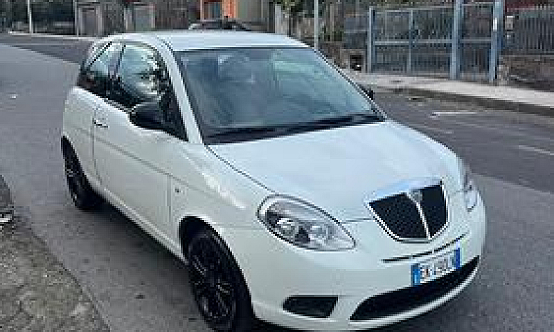 Lancia Ypsilon 1.3 M...